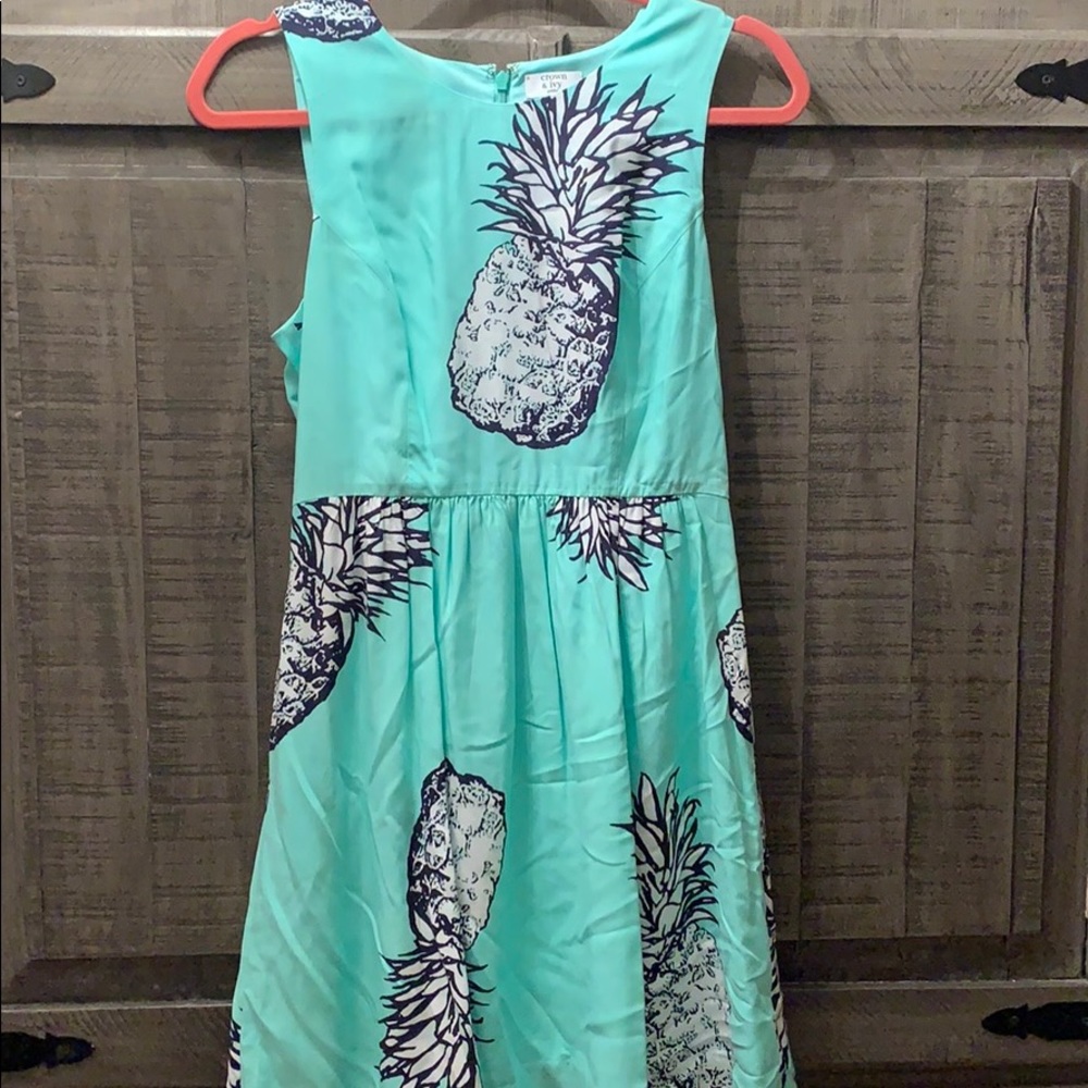 Green crown and ivy pineapple dress